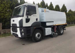 vakumlu yol süpürme makinası
