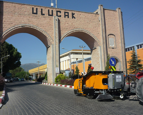 Yol Yıkama ve Süpürme Makineleri