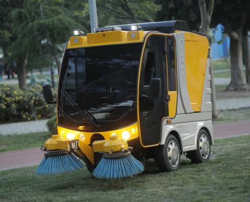 Elektrikli Yol Süpürme Araçları